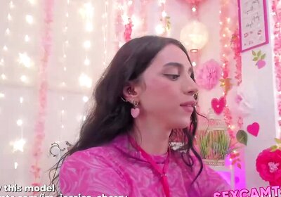 Amateur TS Cam Slut Jerks Big Pecker Explosive