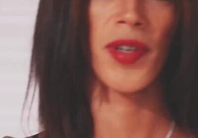 A Beautiful Photoshoot at Home with Daniela Santos Releasing Lots of Milk for You.