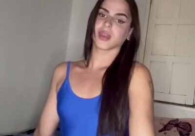 Hot latina trans babe playing with her long ladycock