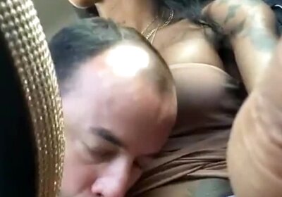Baggyaltiffxxx facefuck guy in car