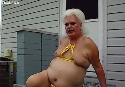 WhiteShuggahs Getr Won In A Crap game By A Pimp