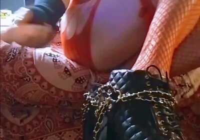 Red, black & wand-pink pleasure