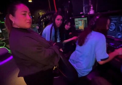 Fucking the ass of this TS gamer while playing