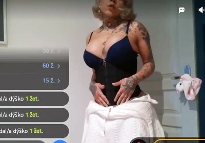 Sexy Blonde Webcam Dance