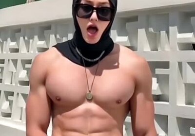 AI Muscle Girl Shemale Cumshot #2