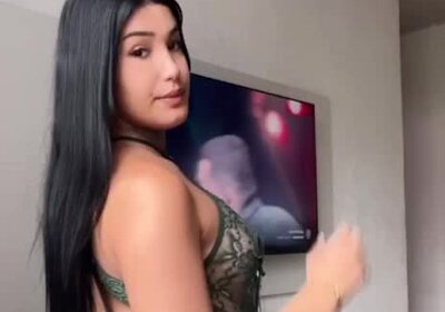 Sweaty and horny trans jerks off after the gym