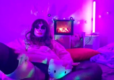 I like to jerk off and often with a lot of sperm