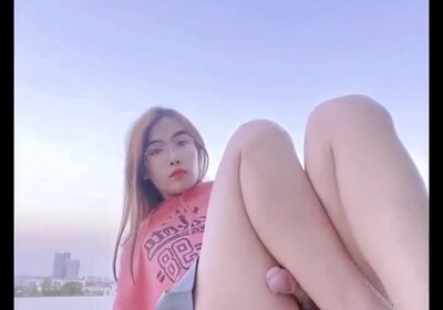 Cute asian no hand rubbing cum