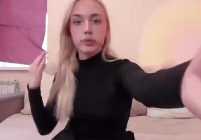 sensational tranny masturbates2