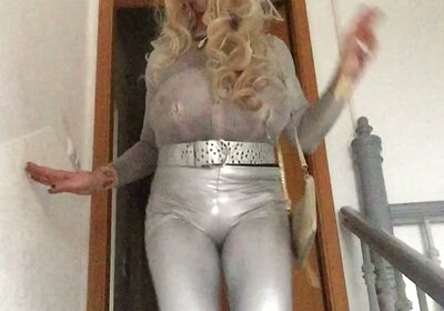 fat ugly dumpcum Andrea in tight Leggings