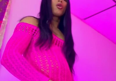 I Make a Big Mess of Milk on My Nails