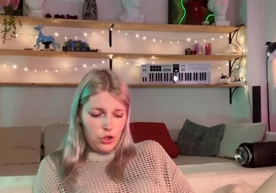 Sissy cum with dildo in ass