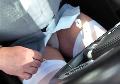 Sexy Crossdresser kellycd out for a drive in sexy stockings and heels