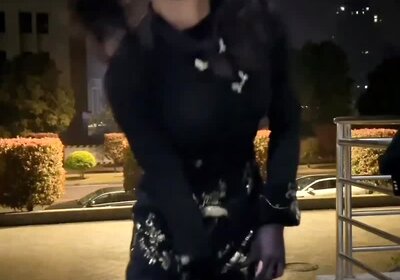 Uncaging Herself in Public