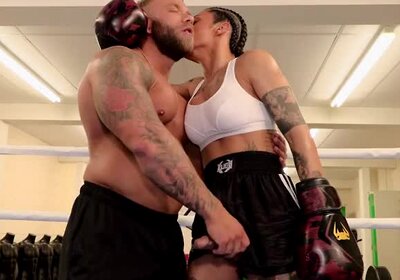 brazilian beauty TS enjoys her muscular trainer and fuck him in the gym