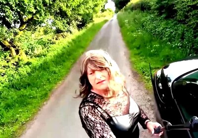 Amateur crossdresser Kellycd2022 outdoor masturbation stockings