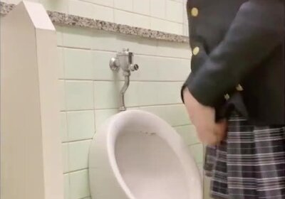 otokonoko pee