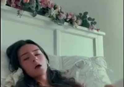 Whorella, HungDoll Touches Herself