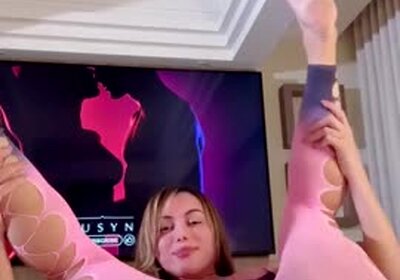 Narizinho masturbates