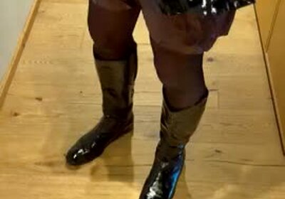 Crinkling PVC Boots Wank