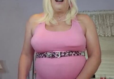 Cum get a big piece of cougar creampie!