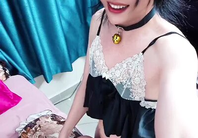 Vietnamese Lady - Velvetchan with her doll 2